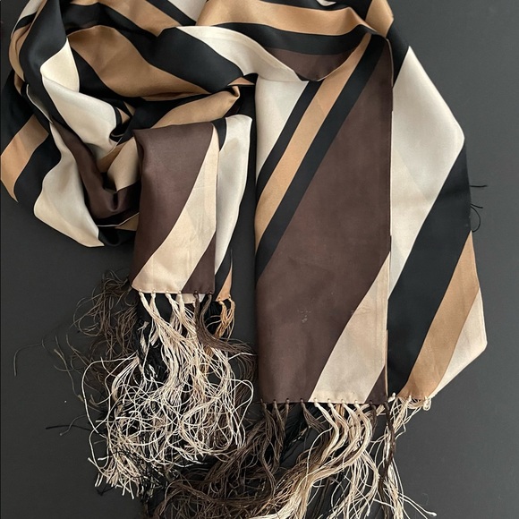 Long double sided silk scarf w/fringe - Picture 3 of 4